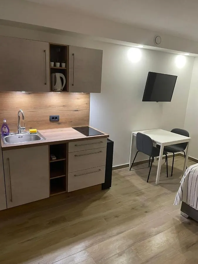 Apartments Anka Pula 0*,