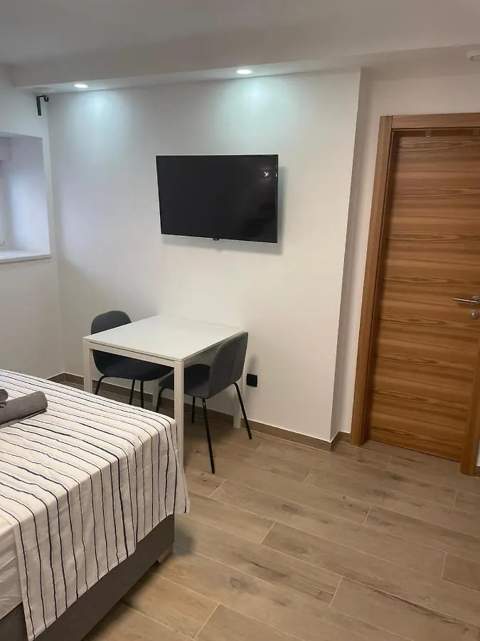Apartments Anka Pula